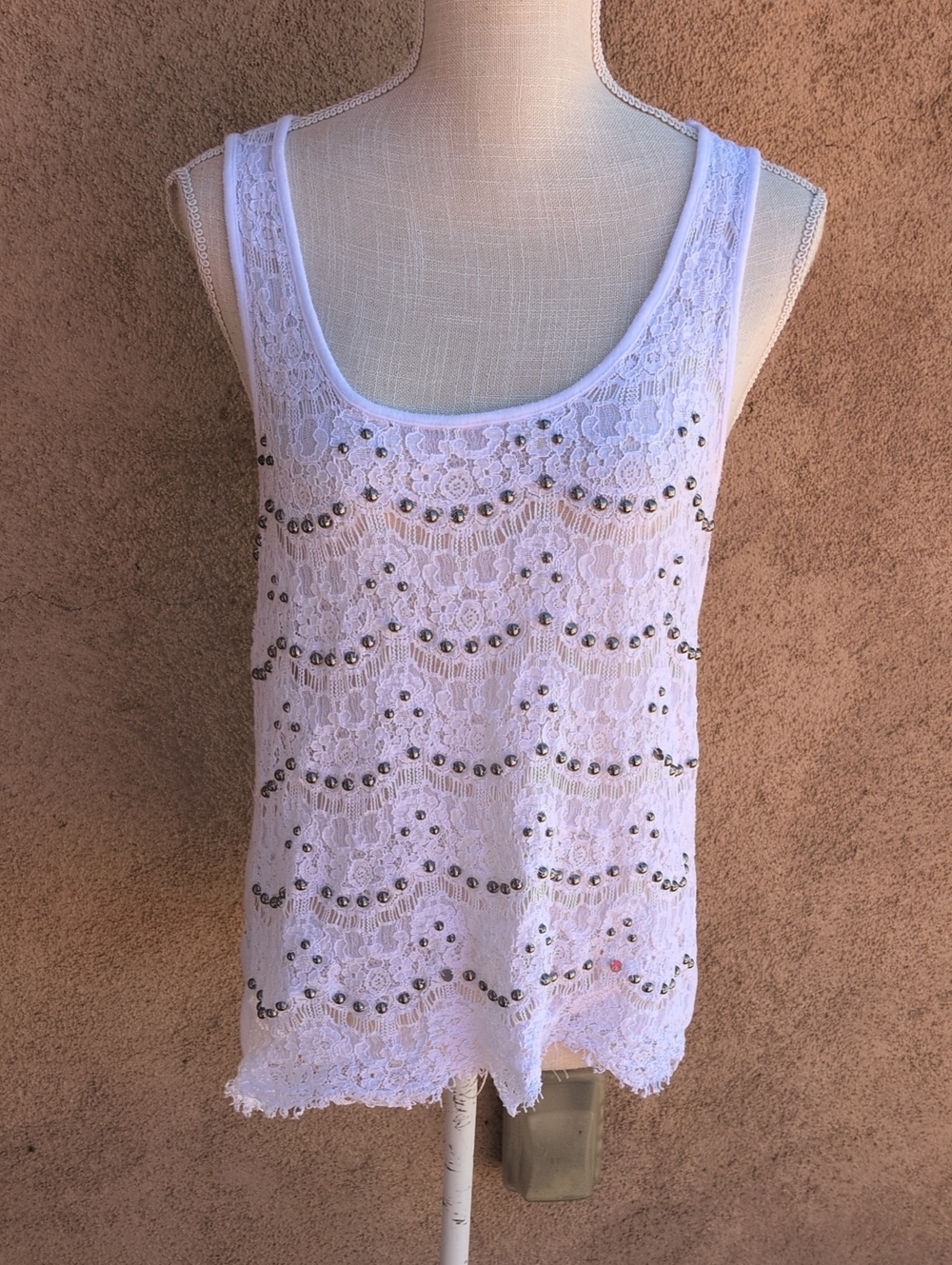 BKE Boutique Boho Floral Lace Beaded Scoopneck Tank Top Festival Hippie